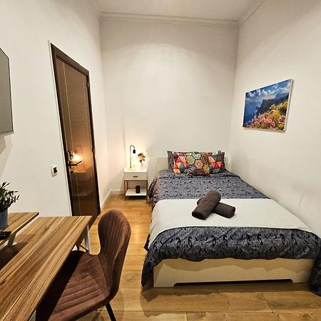 By La Rambla Rooms バルセロナ エクステリア 写真